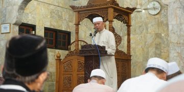 Syahrul saat menyampaikan ceramah kepada jama'ah masjid pada safari Ramadhan.