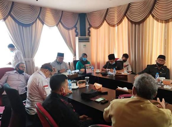 Dewan Perwakilan Rakyat Daerah (DPRD) Provinsi Kepulauan Riau menggelar Rapat Dengar Pendapat (RDP) bersama PT PLN Persero Unit Pelaksana Pelayanan Pelanggan (UP3) Tanjungpinang di Gedung DPRD Kepri, Selasa(9/6) pagi.