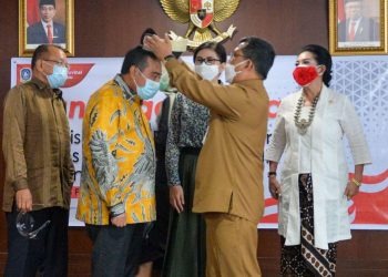 Plh Gubernur Kepri, TS Arif Fadillah saat menjamu kedatangan POLISI IX DPR RI, f:ist