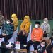 Ade Angga (kiri) dan Endang Abdullah (kanan baju orange) saat berada di ruang sidang paripurna DPRD Tanjungpinang, f : ist/wakcor.