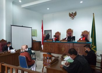 Rini Pratiwi saat sidang lanjutan di PN Tanjungpinang, f : mael/detak.media