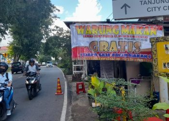 Warung makan gratis RPL, yang terletak di depan RRI Tanjungpinang, f : alam/detak.media