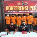 Kasatresnarkoba Polres Tanjungpinang, AKP Ronny Burungudju (tengah) saat melakukan Konfrensi Perrs, f : Mael/Detak.media