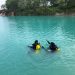 Tim Sar saat melakukan pencarian dengan cara menyelam di Danau Biru Bintan, f : ist