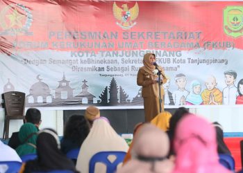 Walikota Tanjungpinang, Rahma saat memberikan sambutan pada peresmian sekretriat FKUB, f : ist