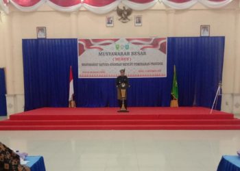 Bupati Natuna saat meberikan sambutan diacara Mubes pembentukan provinsi baru, f : Zaki/detak.media