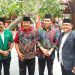 Ketua DPRD Kabupaten Blitar, Suwito (dua dari kanan), bersama pengurus Ansor dan Koperasi, f : Dani ES/detak.media