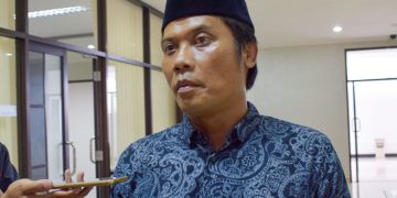 Ketua DPRD Kabupaten Blitar, Suwito Saren Satoto saat di temui di kantornya, f : Dani Elang Sakti/detak.media