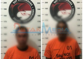 Kedua pelaku yang diamankan oleh Satresnarkoba Polres Tanjungpinang, f : ist/detak.media