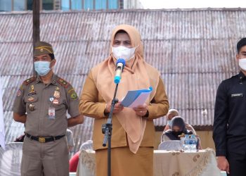 Walikota Tanjungpinang, Rahma saat memberikam sambutan pada apel ulang tahun Satpol PP, f : ist