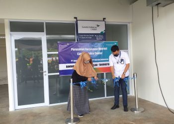 Station Manager PT Angkasa Pura Kargo Tanjungpinang, Susana Carolina bersama GM