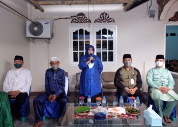 Walikota Tanjungpinang, Rahma saat memberikan sambutan pada acara dengan forum rt rw, foto : ist