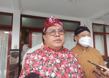 Walikota Blitar, Santoso saat di wawancarai media, foto : Dani ES/detak.media