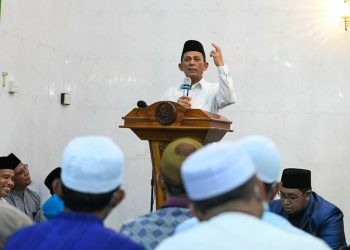 Gubernur Kepri, Ansar Ahmad saat memberikan ceramah, foto : ist