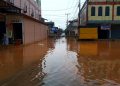 Suasana perumahan yang terendam banjir, foto : mael/detak.media