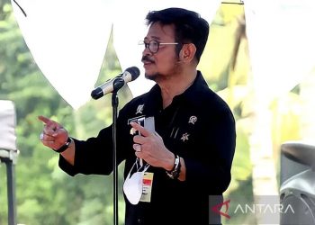 Arsip foto - Menteri Pertanian Syahrul Yasin Limpo di Desa Timusu, Kecamatan Ulaweng, Bone Jumat, (1/4/2022). ANTARA/HO-Kementerian Pertanian/pri.