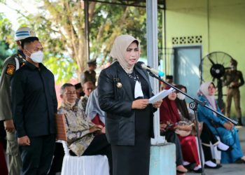 Walikota Tanjungpinang, Rahma saat menjadi pembina upacara, foto : Ist