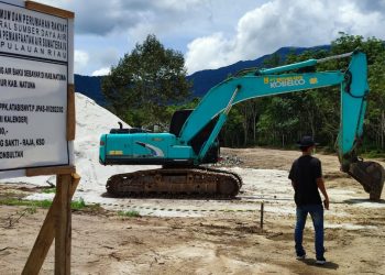 Papan Proyek pembangunan Embung Sebayar, foto : Zaki/Detak.media