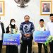 Menag bersama dua hafiz Indonesia yang ikut dalam ajang The American International Tibyan Competition for the Quran and Its Recitations, foto : ist