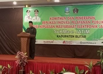 Sekda Kabupaten Blitar Izul Maron, saat memberikan pengarahan pada ASN tentang penerapan SuKMA-E, foto : Dani ES/detak.media