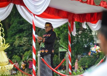 Walikota Blitar Santoso, saat memimpin jalannya Upacara Hari Lahirnya Pancasila, foto : Dani ES/detak.media