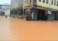 Suasana perumahan yang terendam banjir, foto : Mael/detak.media