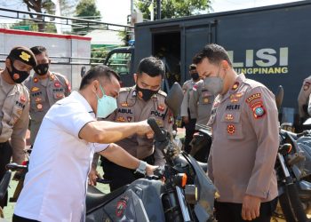 Tim Audit Itwasum Polri saat Melakukan Pemeriksaan Kendaraan di Mapolresta Tanjungpinang, foto : ist