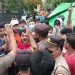 Suasana Dorong mendorong antara warga dan pencari suaka, foto : Mael/detak.media