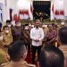 Presiden Jokowi didampingi Wapres dan sejumlah menteri berdialog dengan sejumlah kepala daerah, di Istana Negara, Jakarta, Senin (12/09/2022). (Foto: Humas Setkab/Agung)