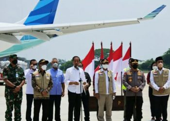 Presiden Jokowi memberikan keterangan pers di Pangkalan TNI Angkatan Udara Halim Perdanakusuma, Jakarta, Senin (26/09/2022). (Foto: Humas Setkab/Rahmat)