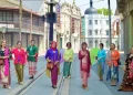 Kaum perempuan warga negara Indonesia mengampanyekan gerakan "Kebaya Goes to UNESCO" di kawasan wisata kota tua Shanghai, China, Rabu (7/9/2022) (ANTARA/HO-KJRI Shanghai)