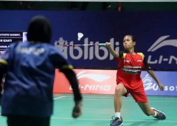 Salah satu pertandingan pada bavak pertama kejuaraan bulutangkis nasional Yuzu Isotonic Magelang Open (YIMO) 2022 di GOR Djarum Kota Magelang. ANTARA/HO - Panitia YIMO 2022.