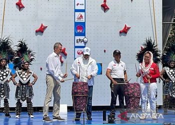 Menpora Zainudin Amali secara resmi membuka Piala Dunia Panjat Tebing 2022 atau ISFC World Cup Jakarta 2022 di Lot 16-17 SCBD, Jakarta, Sabtu (24/9/2022). ANTARA/Muhammad Ramdan.