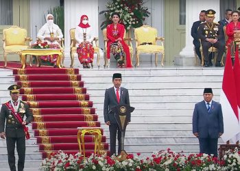 Presiden Jokowi memimpin Upacara HUT ke-77 TNI, Rabu (05/10/2022), di halaman Istana Merdeka, Jakarta. (Sumber: Tangkapan Layar)