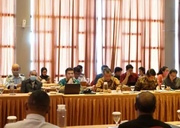 Suasana pembahasan SOP layanan ALBN rute Kupang-Dili antara Kemenhub dengan perwakilan Timor Leste di Kupang, Senin (10/10/2022). (ANTARA/HO-Kemenhub)