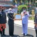 Walikota Blitar Santoso saat menerima penghargaan langsung dari Gubernur Jatim Khofifah, foto : Dani ES/detak.media