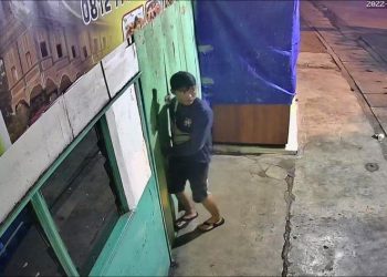 Rekaman CCTV yang Melihatkan Seorang Pria Membobol Pintu Warung Makan Uda Denai, foto : ist