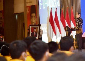 Presiden Jokowi saat melepas PMI skema G to G ke Korea Selatan di Hotel El Royale, Jakarta, pada Senin (17/10/2022). (Foto: BPMI Setpres/Rusman)