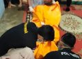 Personel Polresta Tanjungpinang saat Mengidentifikasi Jasad Korban, foto : ist