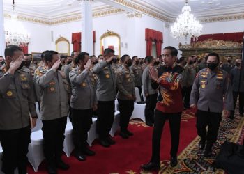 Presiden Jokowi memberikan arahan kepada jajaran Polri, Jumat (14/10/2022), di Istana Negara, Jakarta. (Foto: BPMI Setpres)