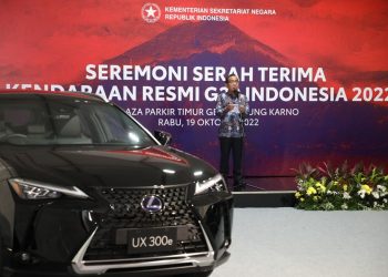 Serah Terima Kendarran Listrik Pendukung KTT G20, di Plaza Parkir Timur Gelora Bung Karno, Jakarta, Rabu (19/10/2022). (Foto: Humas Kemensetneg)