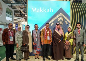 DM - Menteri Pariwisata dan Ekonomi Kreatif/Kepala Badan Pariwisata dan Ekonomi Kreatif (Menparekraf/Kabaparekraf) Sandiaga Salahuddin Uno bertemu dengan Menteri Pariwisata Arab Saudi Ahmed Al Khatiev di sela-sela kegiatan bursa pariwisata World Travel Market (WTM) 2022 di London, Senin (7/11/2022).