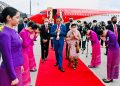 Presiden Jokowi dan Ibu Iriana Joko Widodo saat tiba di Bandar Udara Suvarnabhumi, Bangkok, Thailand, Kamis (17/11/2022). (Foto: BPMI Setpres/Laily Rachev)