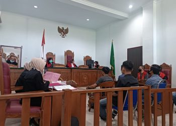 Suasana Sidang Keterangan Saksi Perkata Penggelapan Ratusan Tablet Sekolah, di PN Tanjungpinang, foto: Mael/detak.media