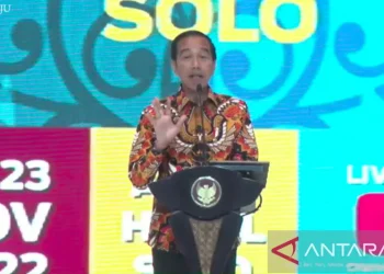 Tangkapan layar - Presiden RI Joko Widodo saat memberikan sambutan dalam Musyawarah Nasional ke-17 HIPMI, Surakarta, Jawa Tengah, Senin (21/11). (ANTARA/Indra Arief)