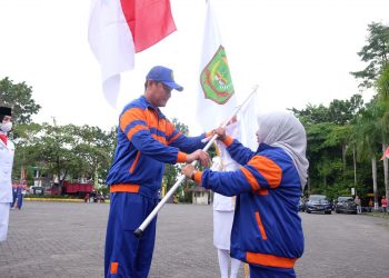 Walikota Tanjungpinang, Rahma saat melepas Kontingen Kota Tanjungpinang, foto: ist