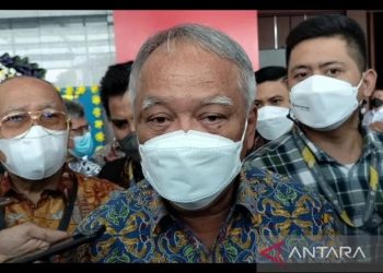 Menteri PUPR Basuki Hadimuljono menyampaikan keterangan kepada awak media di sela-sela pembukaan Infrastructure Connect 2022 di Jakarta, Rabu (23/11/2022). ANTARA/Aji Cakti