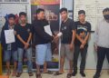 5 Karyawan Toko Roti Stanley Patisserie Kota Tanjungpinang saat Berdamai di Mapolsek Tanjungpinang Timur, foto : ist