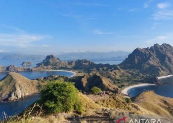 Ilustrasi - Pemandangan Pulau Padar di kawasan Labuan Bajo, NTT. ANTARA/Satyagraha.