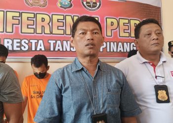 Kasat Narkoba Polresta Tanjungpinang, AKP Efendi saat Konferensi Pers pada Jum'at (11/11/2022), foto: Mael/detak.media